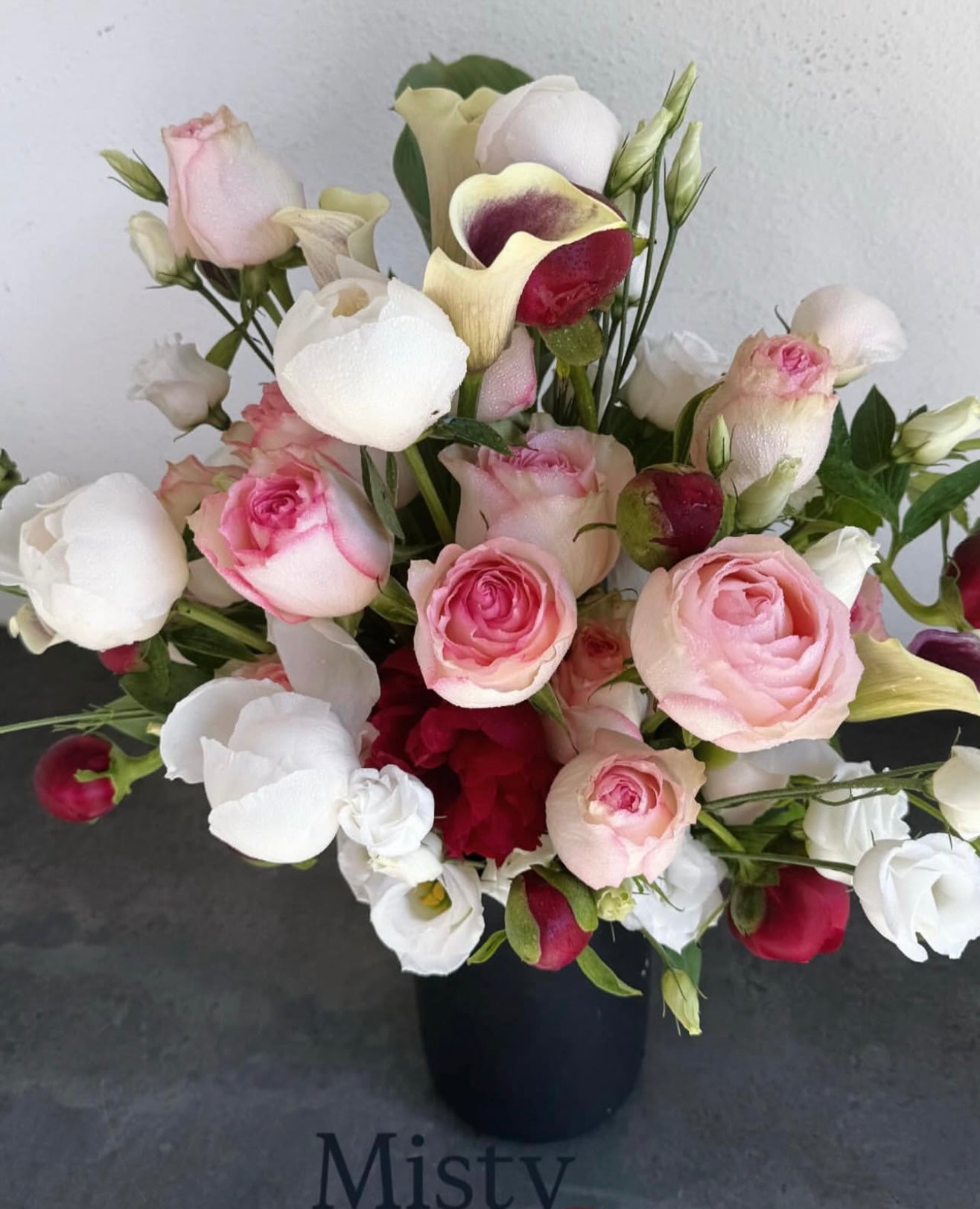Modern Floral Arrangement - Premium